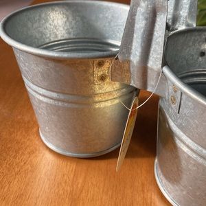Gorgeous CADDY two sides!
Galvanized Metal Storage Container with Wooden Handle